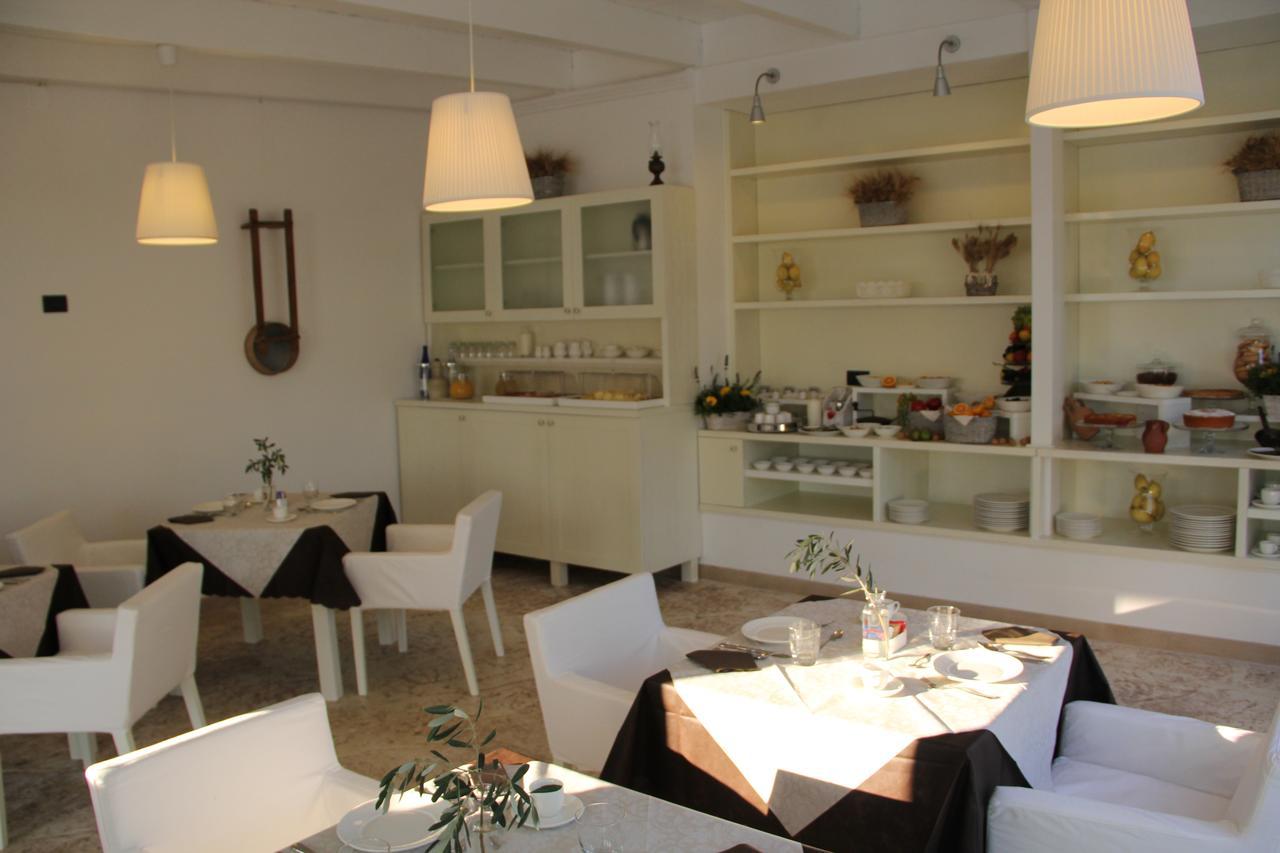 Gasthaus Relais Lali' Mottola Exterior foto