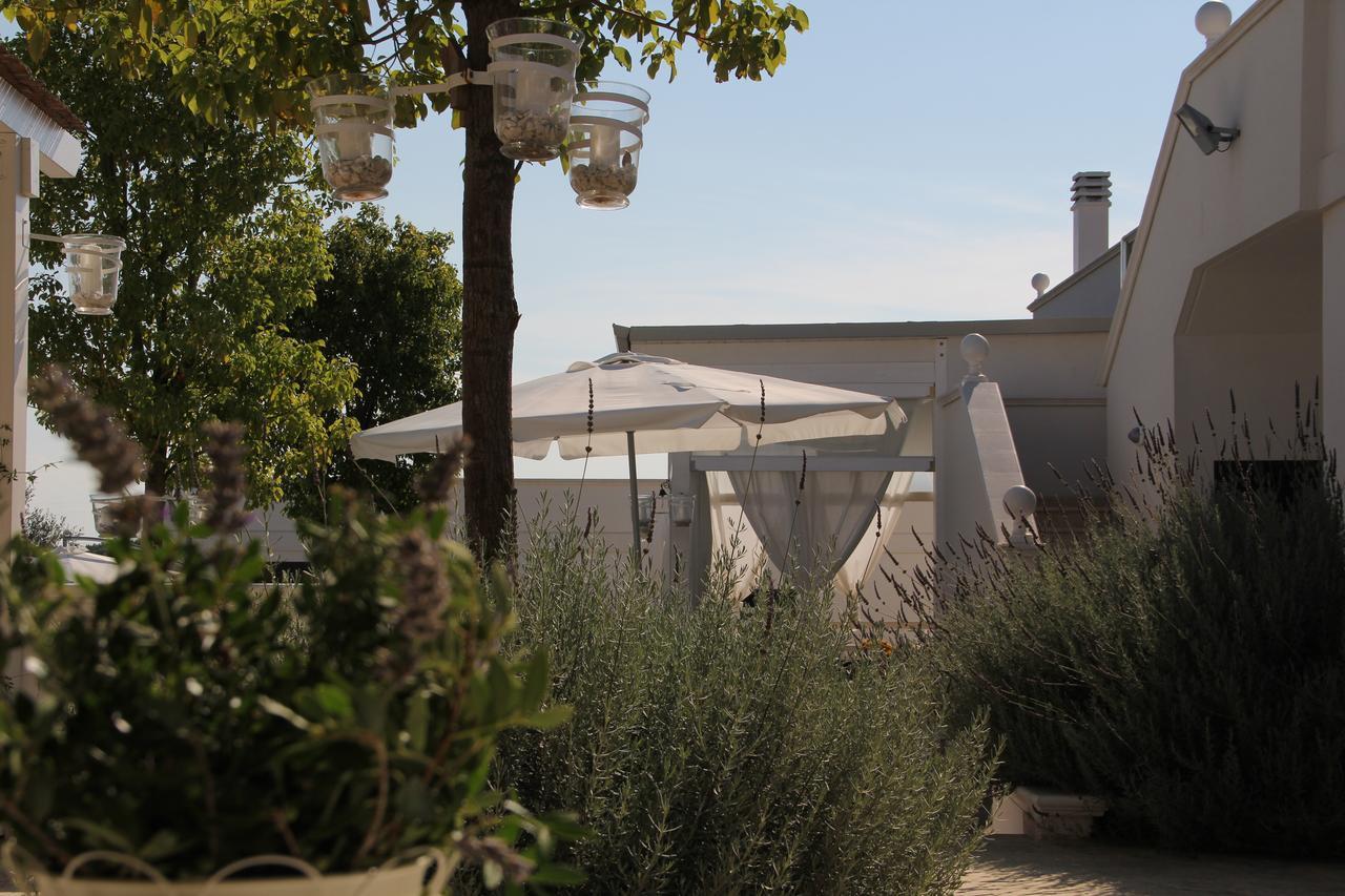 Gasthaus Relais Lali' Mottola Exterior foto